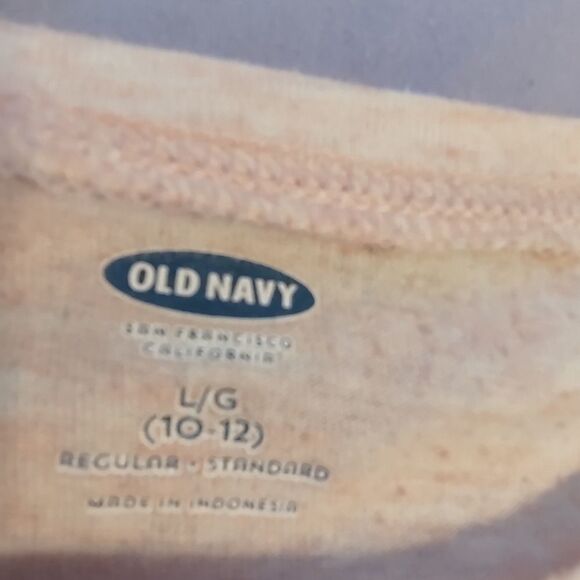 Old Navy Tee with Pockets Size: Large (0077) - Picture 2 of 5